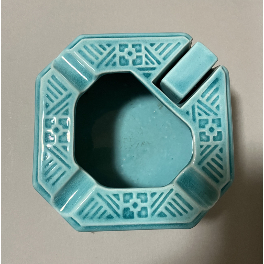マッチ立て付き灰皿 水色 四角 昭和初期 レトロの通販 by さくま マッチ立て付き灰皿 水色 四角 昭和初期 レトロの通販 by さくま