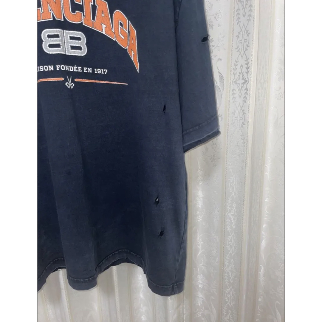 正規店仕入れの BALENCIAGA クラッシュ加工Tシャツ 22SS トップス 正規店仕入れの BALENCIAGA クラッシュ加工Tシャツ 22SS トップス