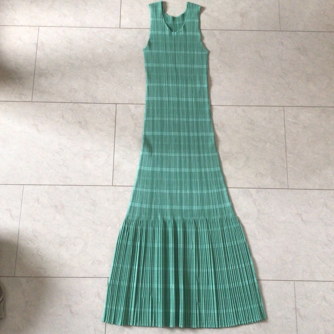 プリーツプリーツ　PLEATS PLEATS　セットアップ　ワンピース　緑