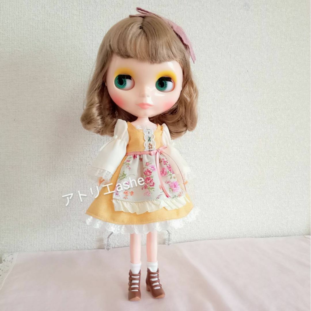 ハンドメイド「民族衣装風 花柄エプロンのワンピース」ネオブライス・リカちゃんの服 ハンドメイド「民族衣装風 花柄エプロンのワンピース」ネオブライス・リカちゃんの服
