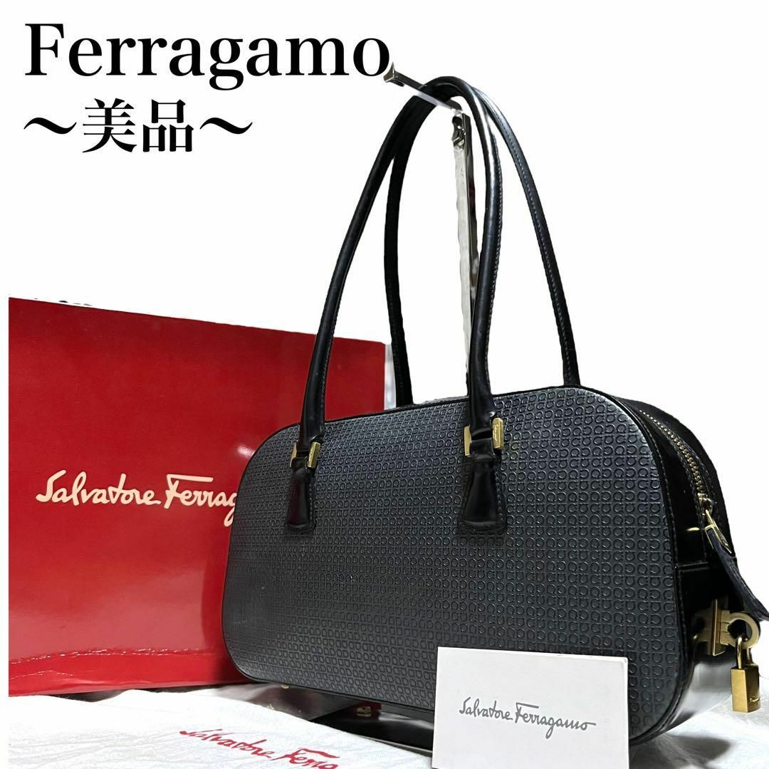 ✨美品✨Salvatore Ferragamo　ガンチーニ　ショルダーバッグ