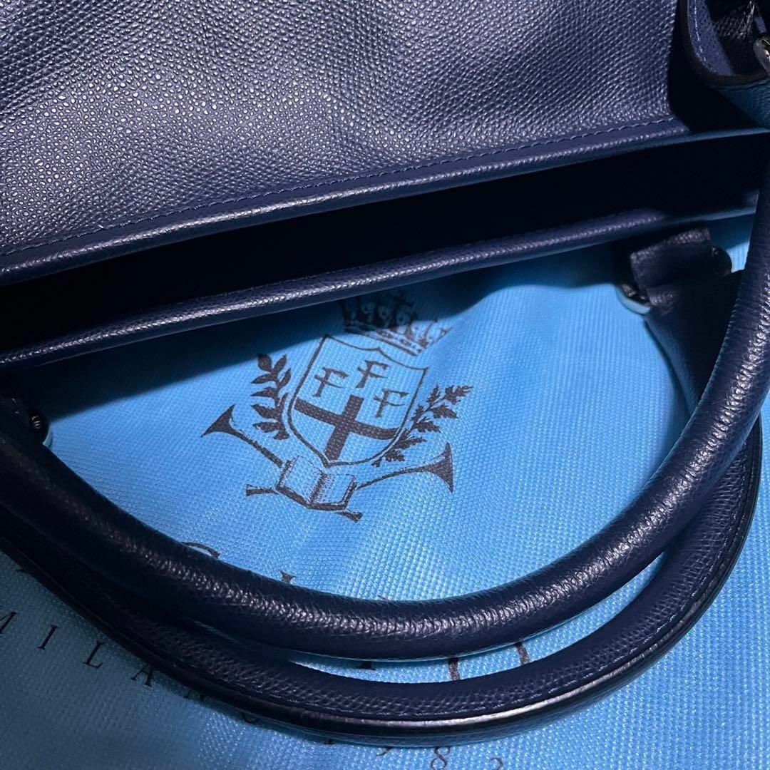 【美品✨】エフクリオ ビジネスバッグ 2way ロゴ刻印 シボ革 ネイビー