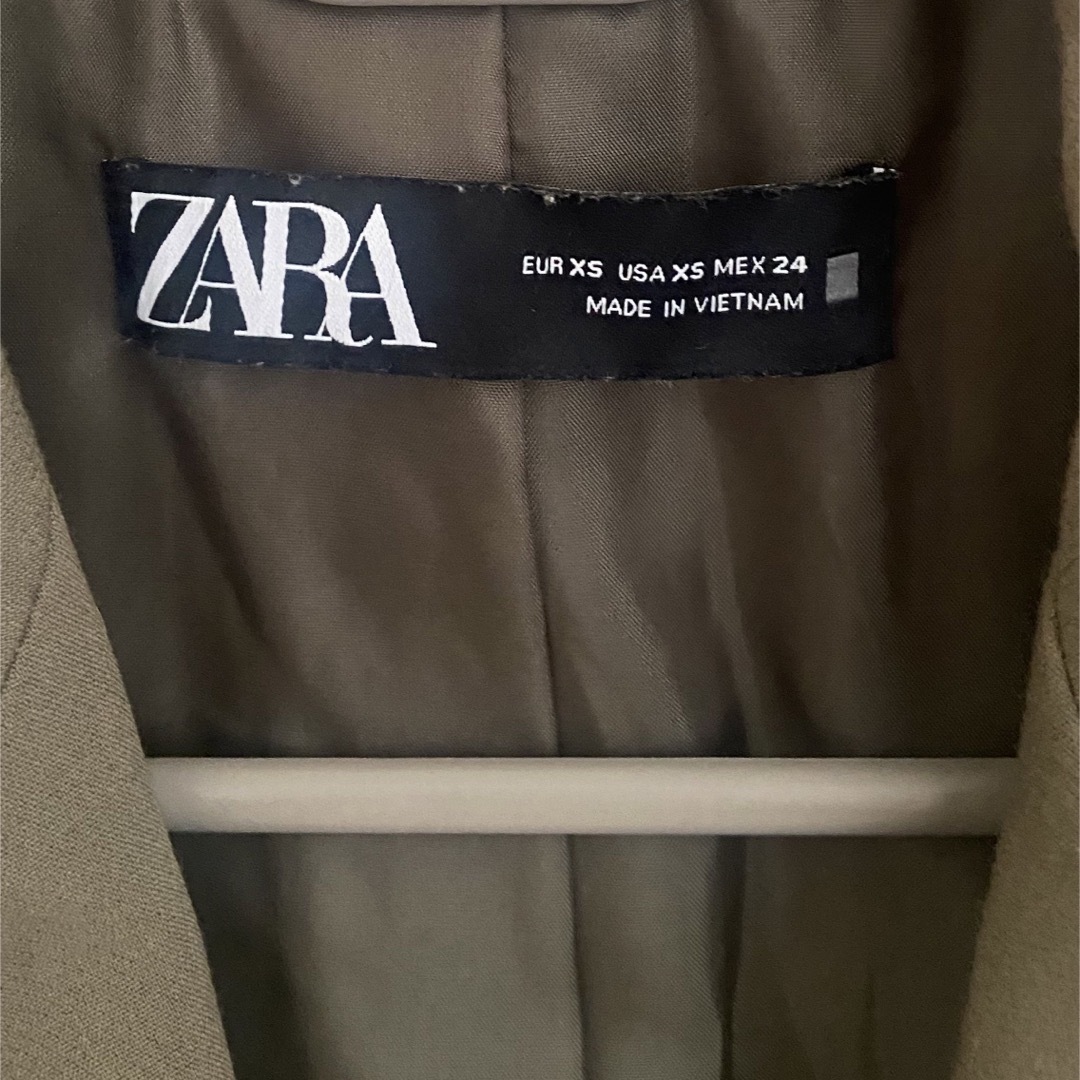 ZARA(ザラ)のZARA ダブルブレスト仕様オーバーサイズブレザー レディースのジャケット/アウター(テーラードジャケット)の商品写真