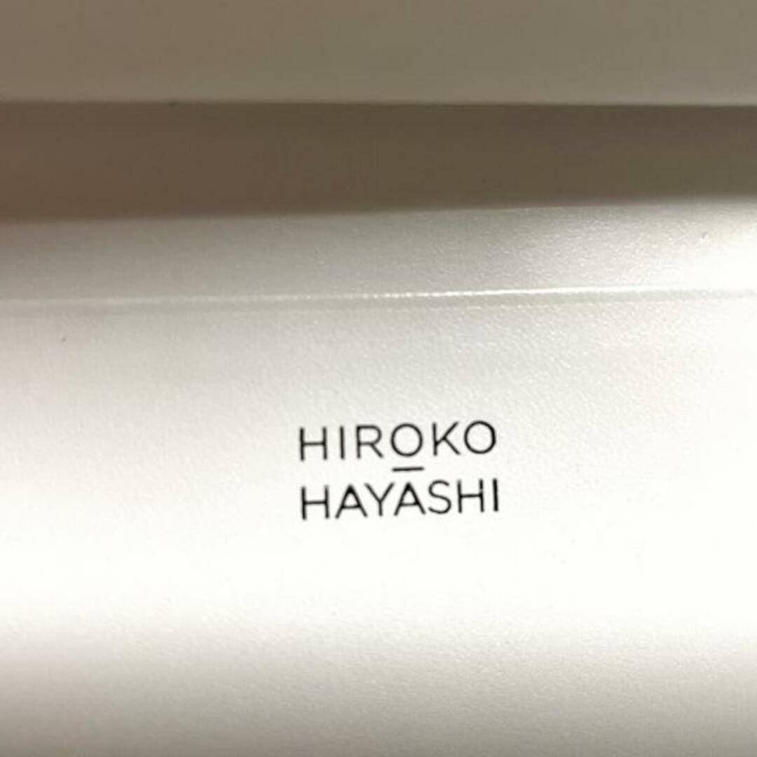 HIROKO HAYASHI(ヒロコハヤシ)のヒロコハヤシ 3つ折り財布 - 型押し加工 レディースのファッション小物(財布)の商品写真