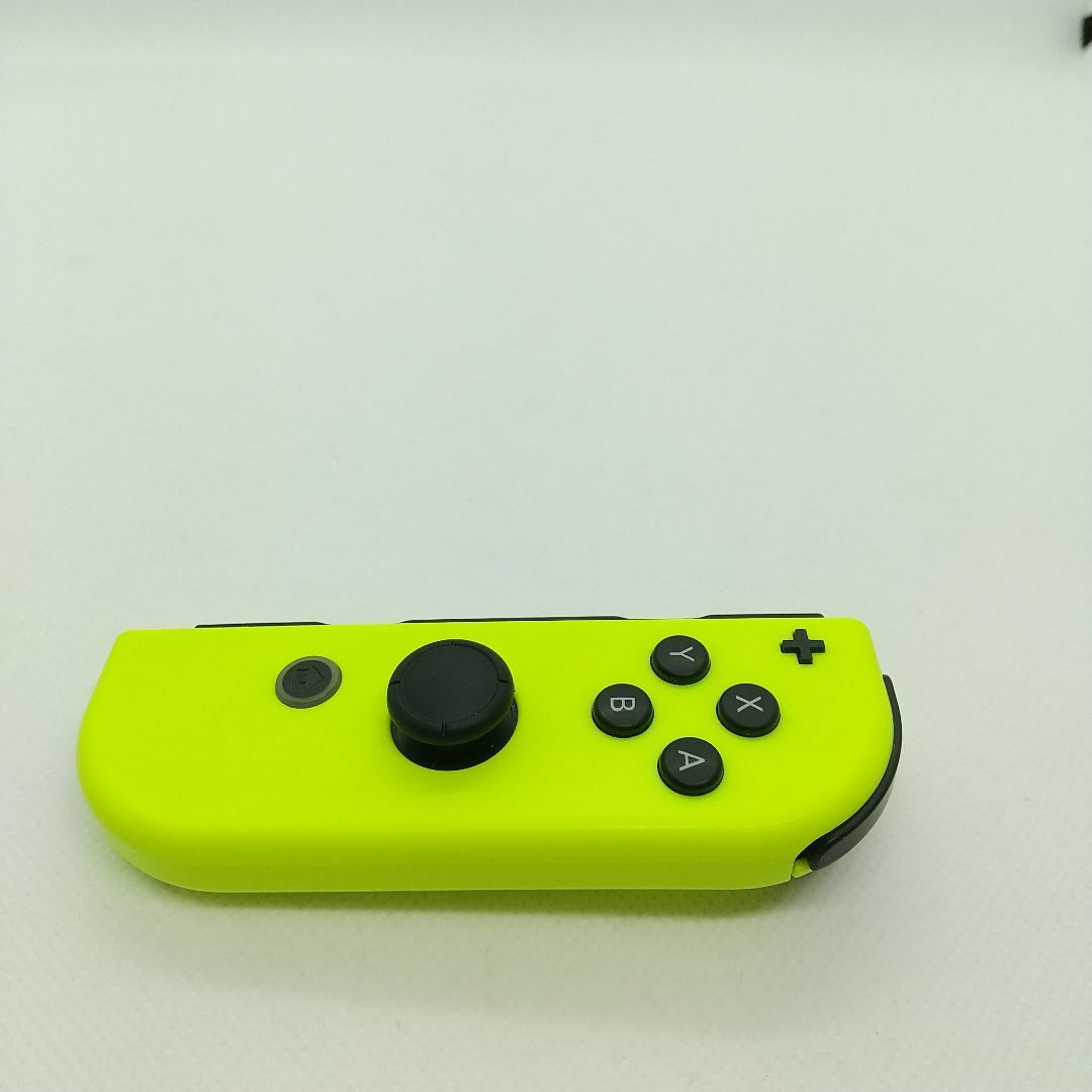 Nintendo Switch(ニンテンドースイッチ)の【大人気】②Switch ジョイコン　ネオンイエロー　右のみ(R) 任天堂純正品 エンタメ/ホビーのゲームソフト/ゲーム機本体(家庭用ゲーム機本体)の商品写真