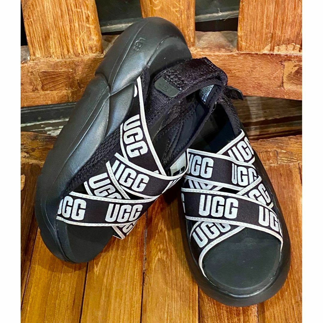 UGG(アグ)の激レア・入手困難④美品✨23.5✨UGG✨LA CLOUD SANDAL✨厚底 レディースの靴/シューズ(サンダル)の商品写真