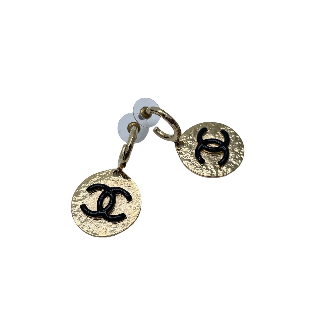 CHANEL シャネル メタルサークルピアス フープピアス ココマーク 22AW L22A刻印 ゴールド ブラック 7ｇ レディース 美品 中古  52548