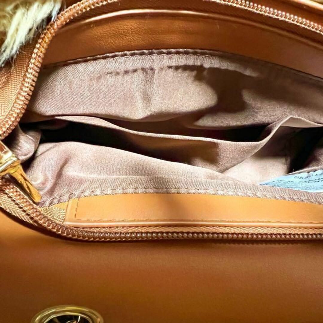 ファー付き ショルダーバッグ レディース チェーン モコモコ ファスナー レディースのバッグ(ショルダーバッグ)の商品写真
