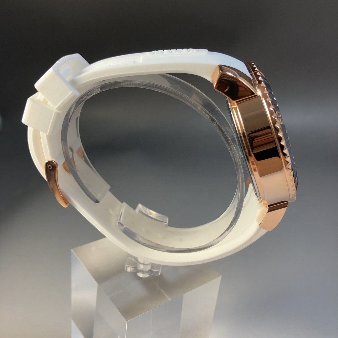 VERSUS(ヴェルサス)の新品未使用海外ブランドヴェルサーチェVersusメンズ腕時計ヴェルサスクロノ メンズの時計(腕時計(アナログ))の商品写真