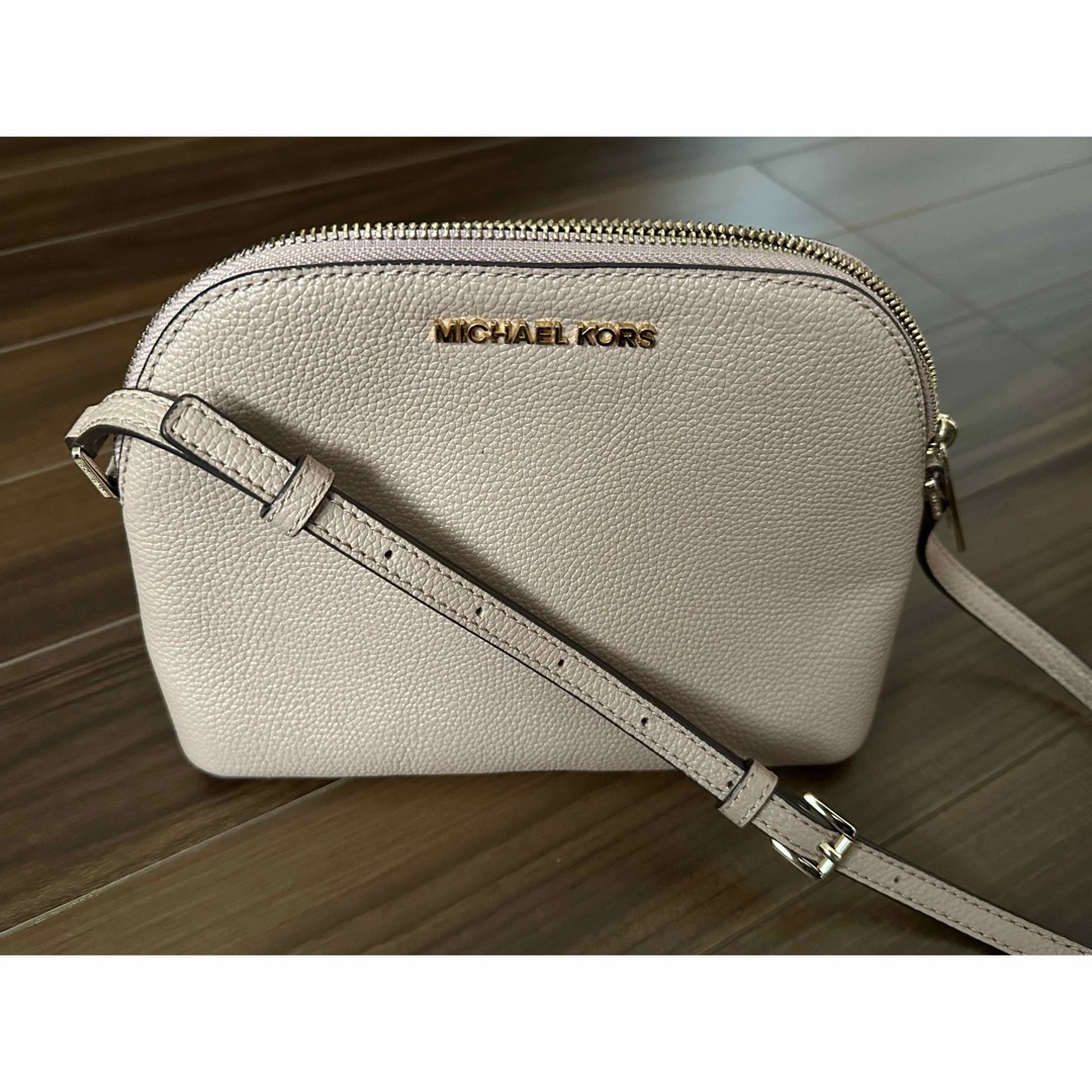 Michael Kors(マイケルコース)のMICHAEL KORS ミニショルダーバッグ ピンクベージュ レディースのバッグ(ショルダーバッグ)の商品写真