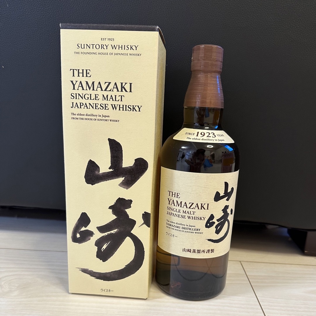 サントリー(サントリー)の山崎　シングルモルトウイスキー　700ml 食品/飲料/酒の酒(ウイスキー)の商品写真