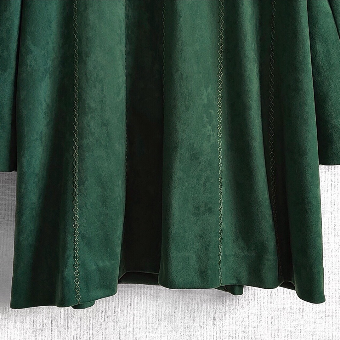 美品 タキシードカラー チェスターコート 大きいサイズ 金釦 花柄 グリーン 緑 レディースのジャケット/アウター(チェスターコート)の商品写真