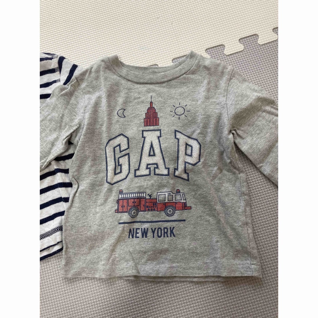 GAP(ギャップ)のGAP ロンT２枚セット80 キッズ/ベビー/マタニティのベビー服(~85cm)(Ｔシャツ)の商品写真