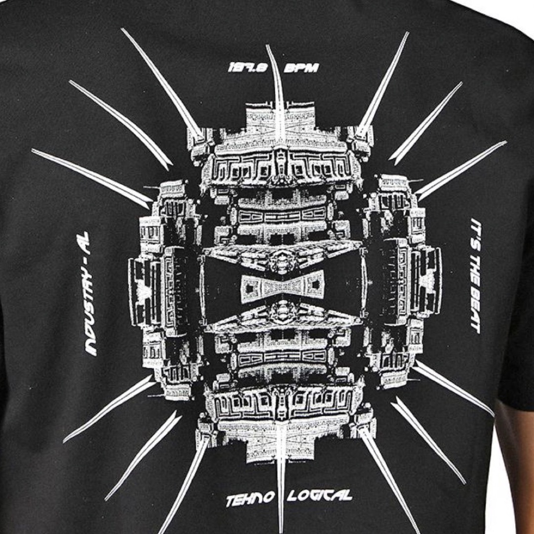 DIESEL(ディーゼル)の⭐︎新品　DIESEL ディーゼル Tシャツ　XS ブラック　バックプリント メンズのトップス(Tシャツ/カットソー(半袖/袖なし))の商品写真