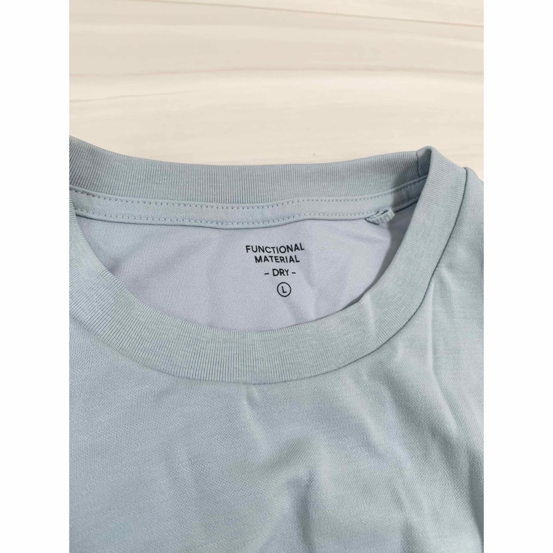 GU(ジーユー)のGU ドライポンチラウンドヘムTブルーL メンズのトップス(Tシャツ/カットソー(七分/長袖))の商品写真