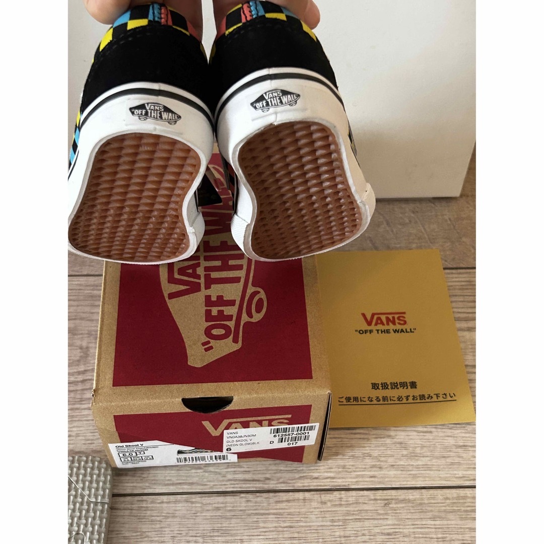 新品タグ付き　ヴァンスvans スニーカー　12cm