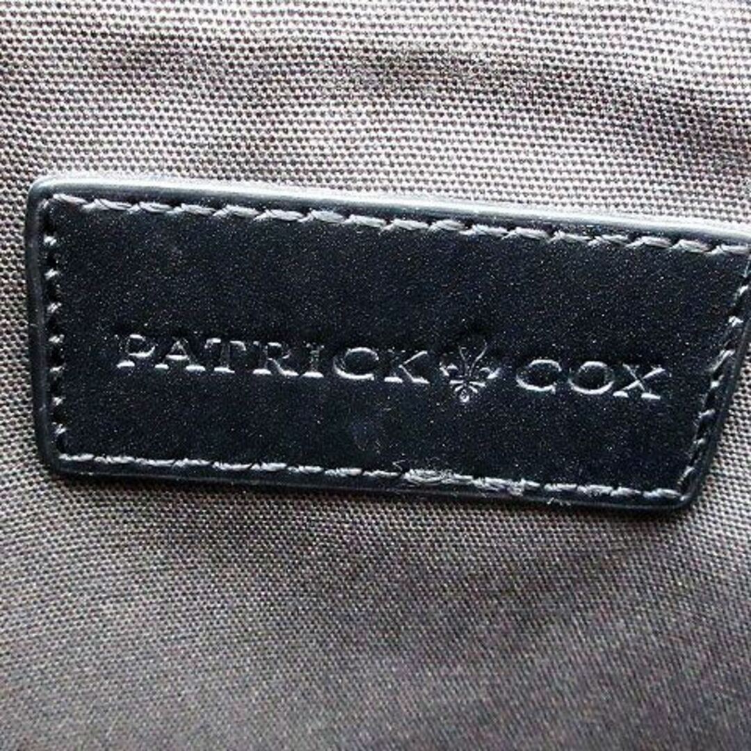 PATRICK COX(パトリックコックス)のパトリック コックス ショルダーバッグ 百合紋章柄 総柄 黒 シルバー かばん メンズのバッグ(ショルダーバッグ)の商品写真