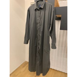 ギャップ(GAP)の☆新品タグ付き☆GAP ギャップ　シャツワンピース　ダークグレー　M相当(ロングワンピース/マキシワンピース)