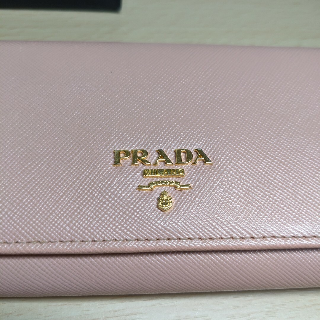 お値下げ中！PRADA 長財布⭐︎ピンクベージュ⭐︎ - siyomamall.tj