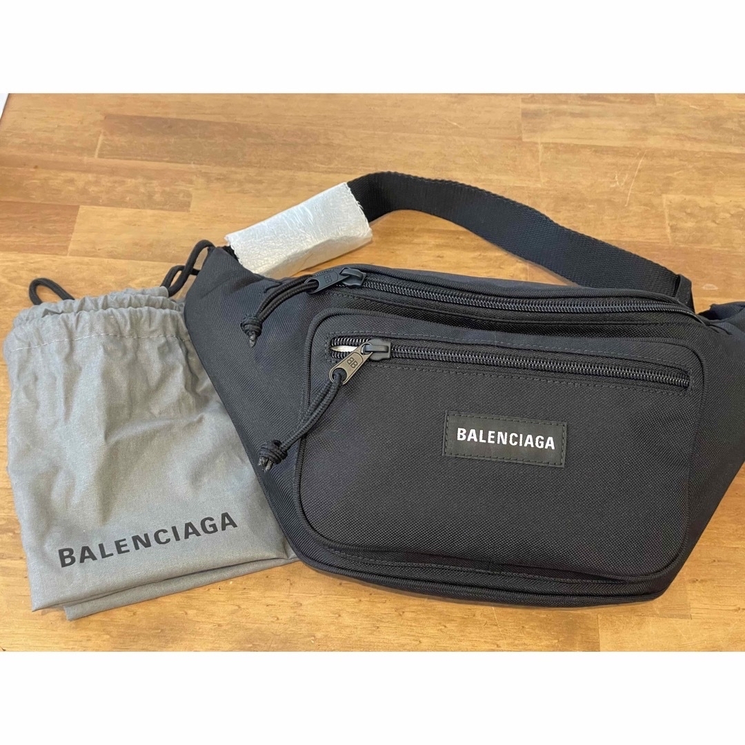 Balenciaga - 新品未使用BALENCIAGAナイロンボディバッグ黒の通販 by