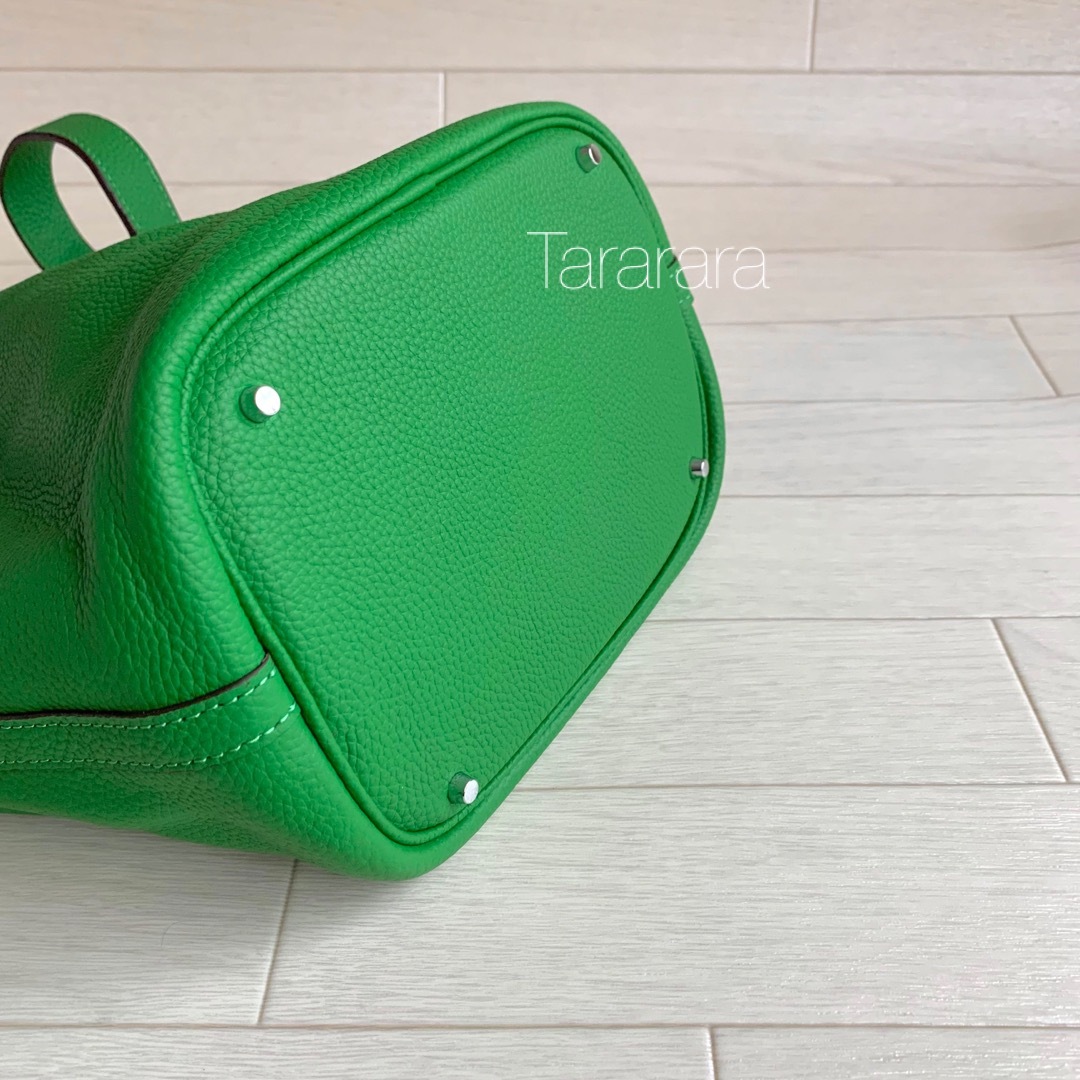 ラスト1点‼️●leather bucket bag グリーンS●本革 レディースのバッグ(トートバッグ)の商品写真