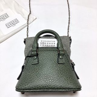 マルタンマルジェラ(Maison Martin Margiela)の新品 23ss マルジェラ 5acクラシックベビショルダーバッグ 緑 4767(ショルダーバッグ)