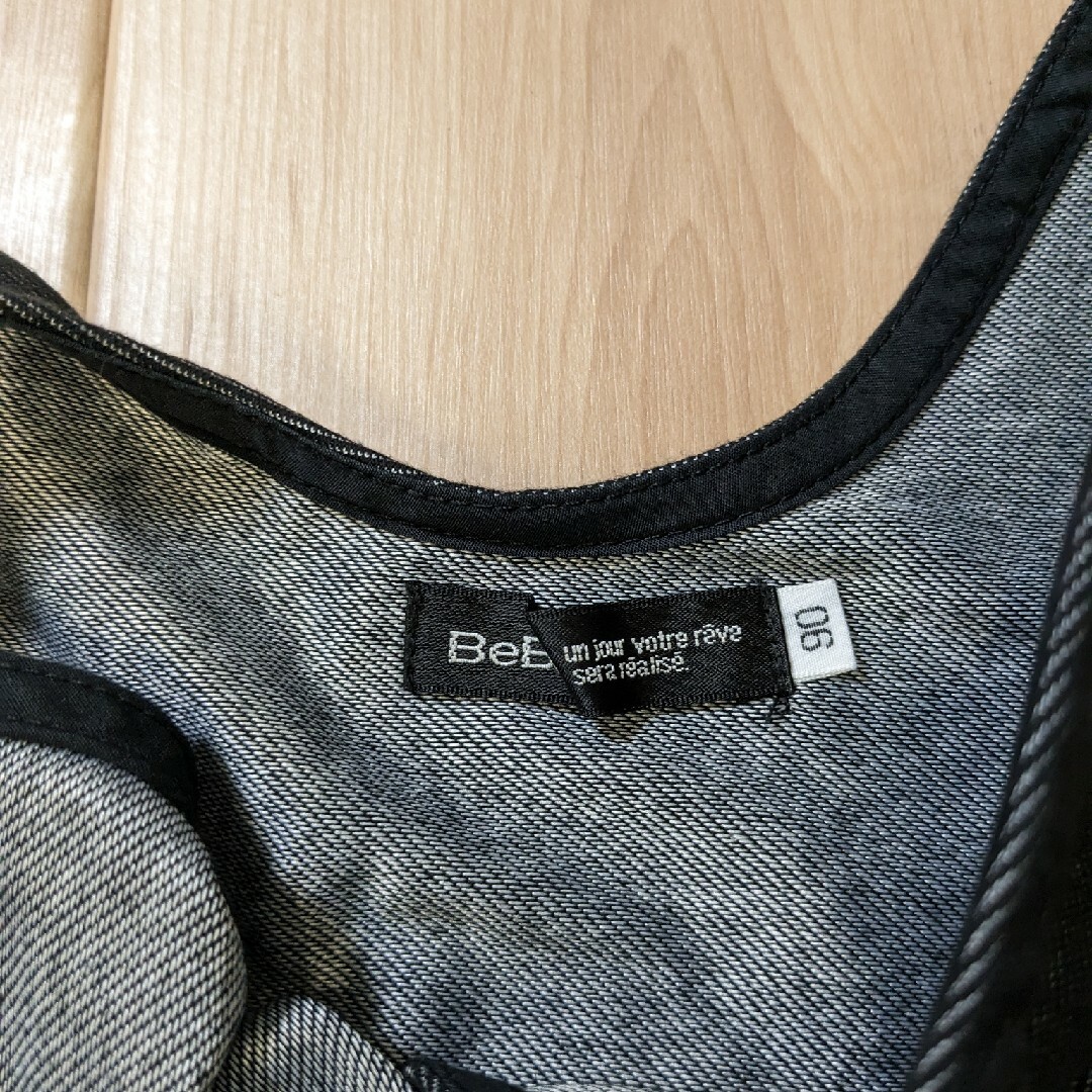 BeBe(ベベ)のBeBe 女の子用デニムワンピース＆ボーダーハイネックロングTシャツセット 90 キッズ/ベビー/マタニティのキッズ服女の子用(90cm~)(ワンピース)の商品写真