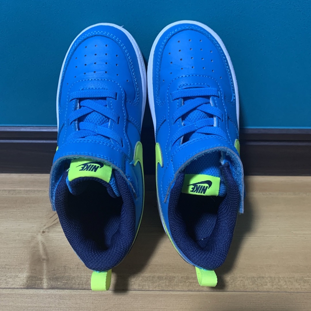 NIKE - NIKEスニーカー ブルー✖️蛍光イエローの通販 by NIKE - NIKEスニーカー ブルー✖️蛍光イエローの通販 by