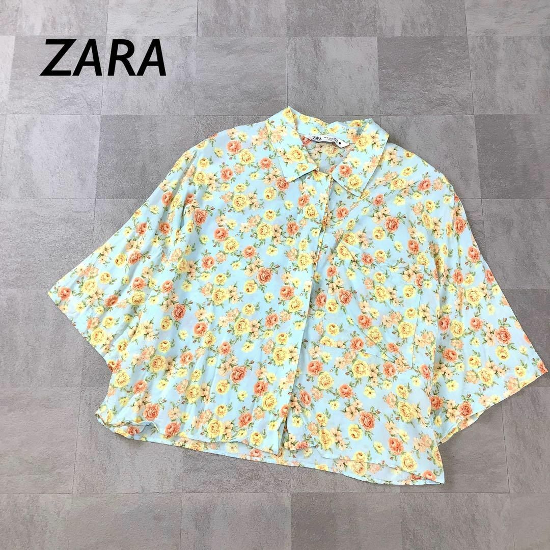 ZARA(ザラ)のZARA 総柄 バラ柄 花柄 ショート 丈 半袖 シャツ ライトブルー レディースのトップス(シャツ/ブラウス(長袖/七分))の商品写真