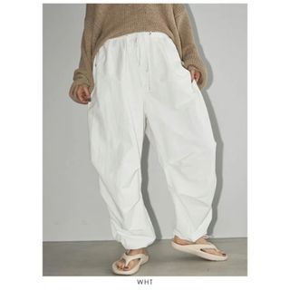 トゥデイフル(TODAYFUL)のBoyfriend Nylon Pants  ホワイト(カジュアルパンツ)