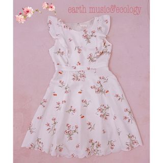 アースミュージックアンドエコロジー(earth music & ecology)のearth music&ecology 花柄ワンピース(ひざ丈ワンピース)