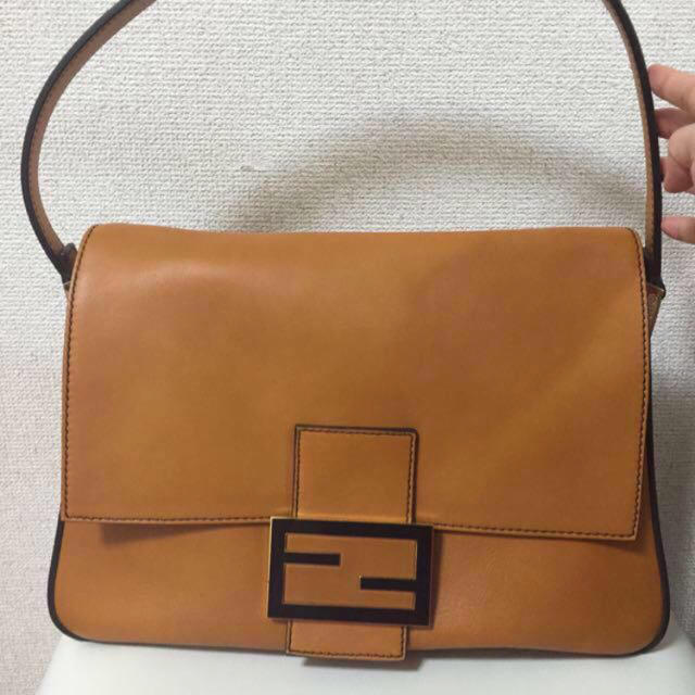 若者の大愛商品 FENDI - 未使用品 FENDI マンマバケット ハンドバッグ