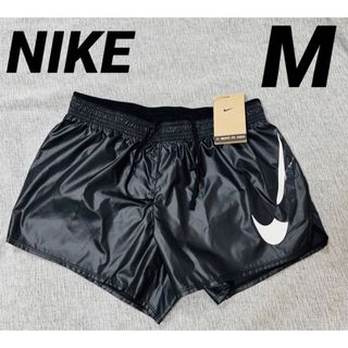 ナイキ(NIKE)のナイキ　スウッシュ ランニングショートパンツ　レディース　M ツヤあり(ウェア)