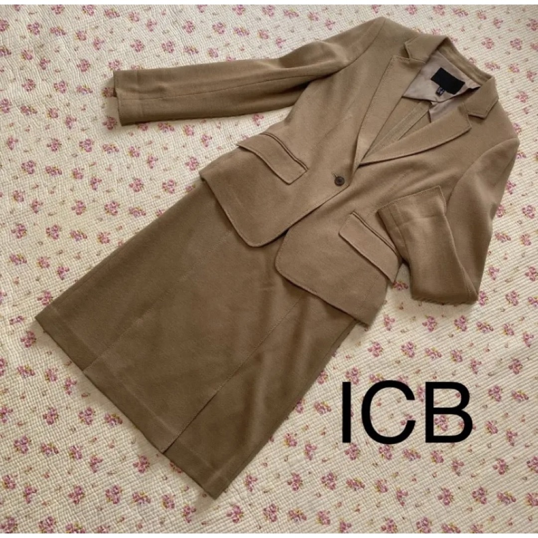 ICB(アイシービー)のアイシービー スカートスーツ 上9下7 W66 ブラウン ストレッチ DMW レディースのフォーマル/ドレス(スーツ)の商品写真