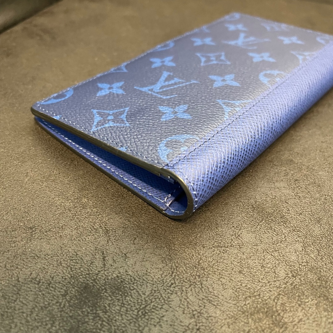 LOUIS VUITTON(ルイヴィトン)のM30297 ポルトフォイユ・ブラザ　ルイヴィトン　タイガラマ　ブルー メンズのファッション小物(長財布)の商品写真