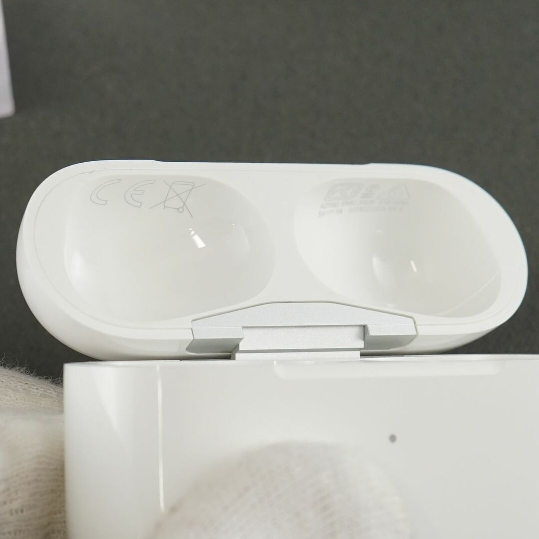 Apple AirPods Pro 充電ケース USED超美品 ワイヤレス充電