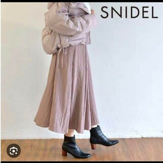 スナイデル(SNIDEL)のsnidel シャイニープリーツスカート(ロングスカート)