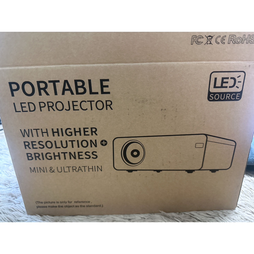 LEDプロジェクター小型4000lm スマホ/家電/カメラのテレビ/映像機器(プロジェクター)の商品写真