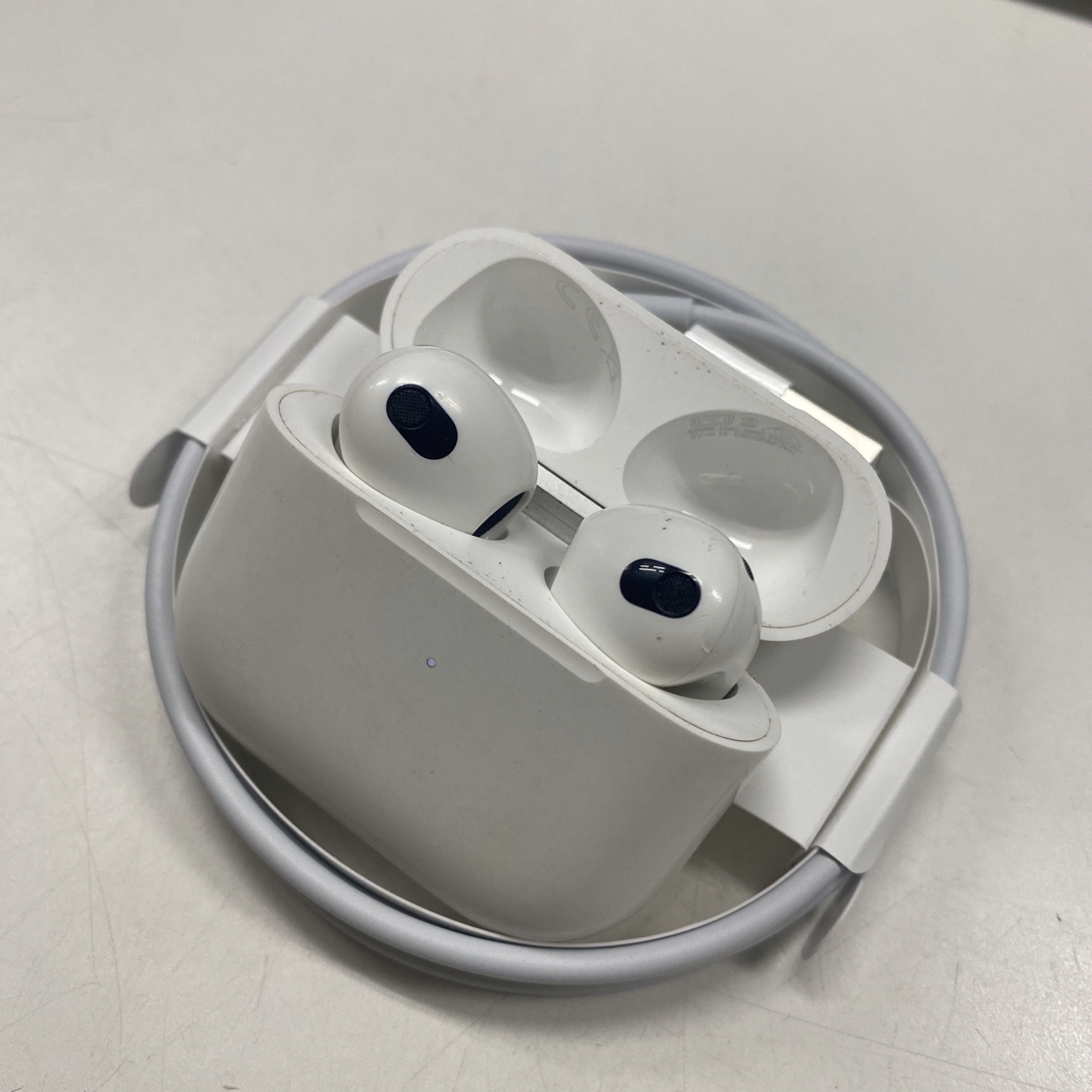 AirPods 第3世代　APPLE MME73J/A WHITE