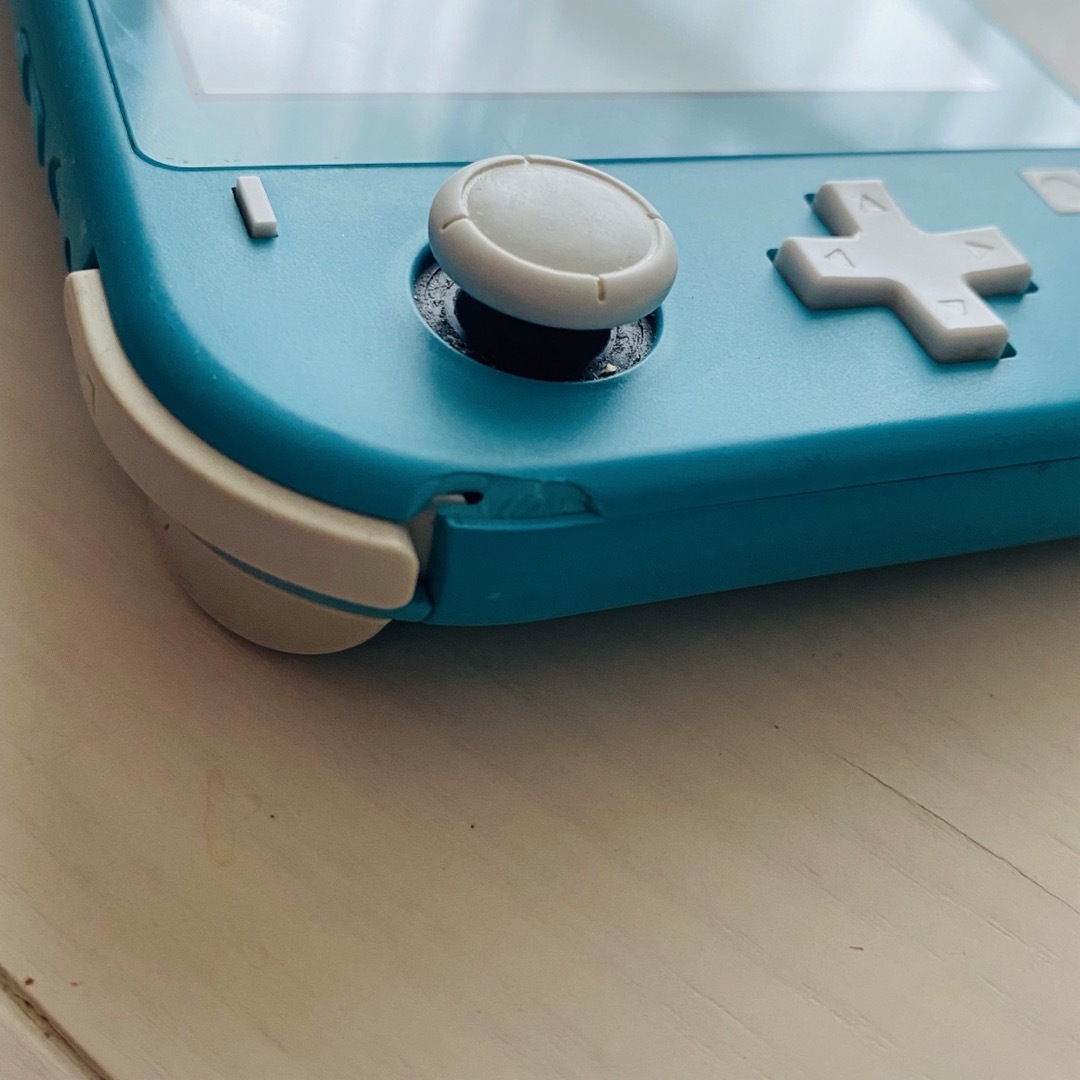 Nintendo Switch(ニンテンドースイッチ)の【中古品】Nintendo Switchlight エンタメ/ホビーのゲームソフト/ゲーム機本体(携帯用ゲーム機本体)の商品写真