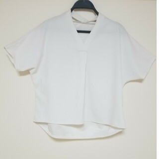 ジーユー(GU)のGU　シンプル　カットソー　ホワイト(Tシャツ(半袖/袖なし))