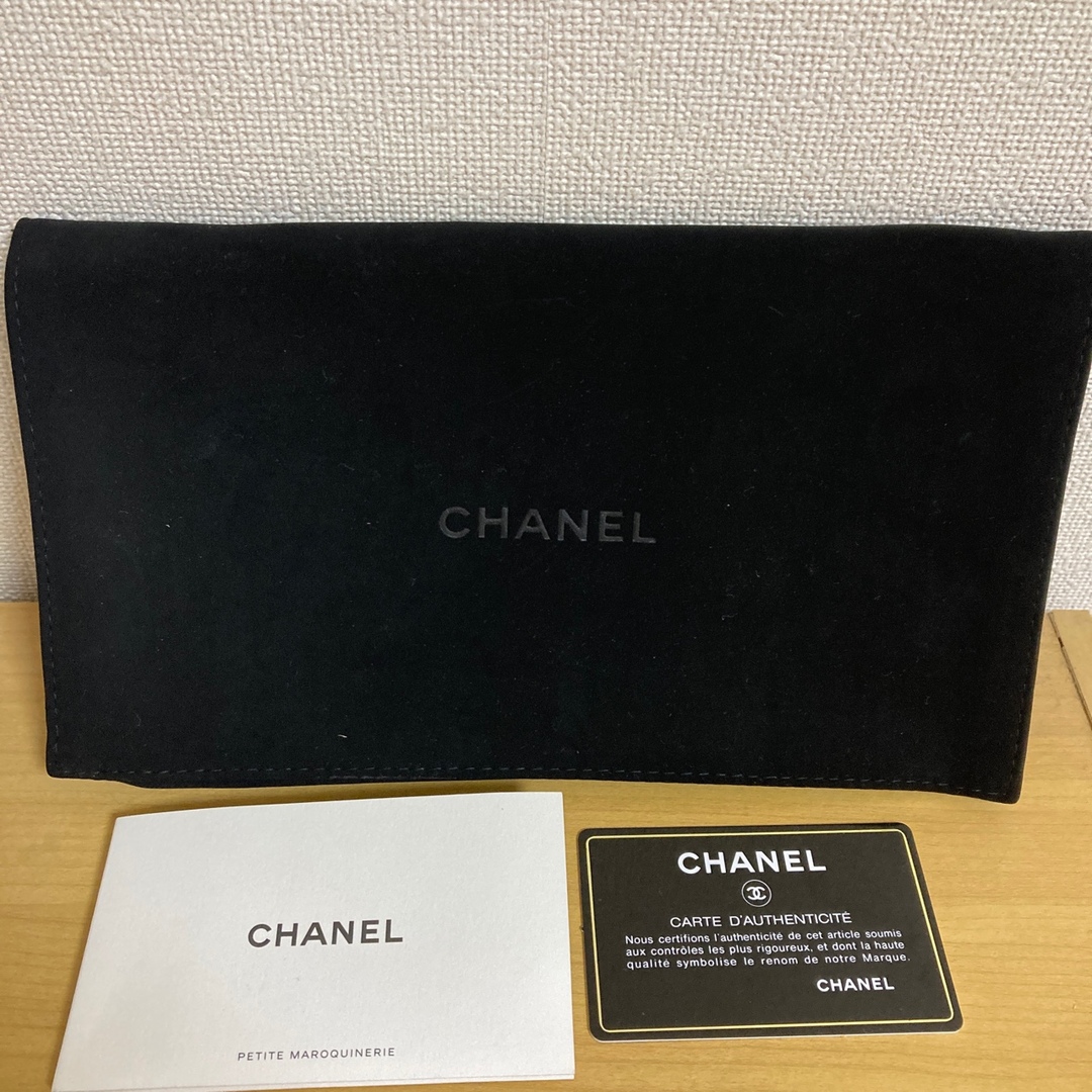 CHANEL(シャネル)の美品　CHANEL19 長財布　ブラック　ピンク　正規品 レディースのファッション小物(財布)の商品写真