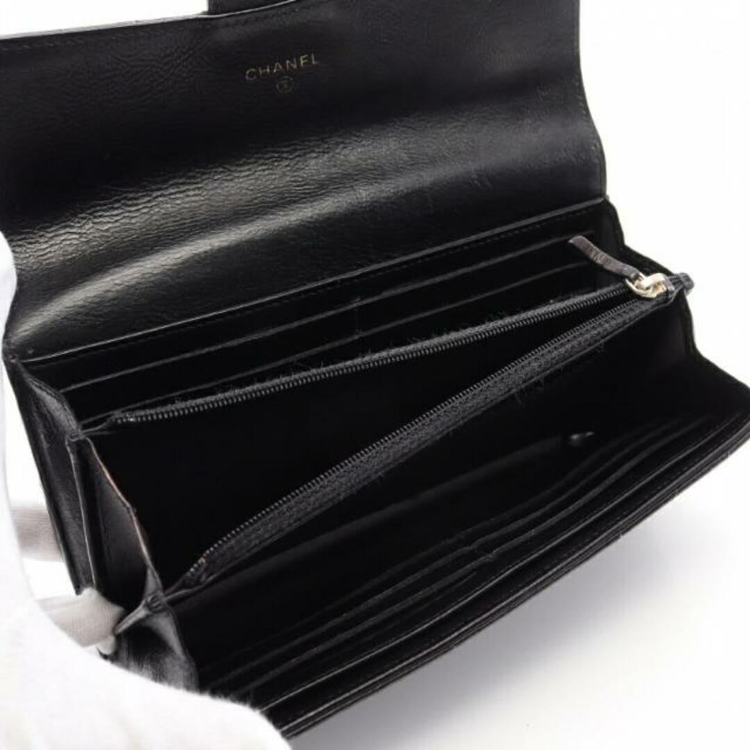 CHANEL(シャネル)のシェブロン Vステッチ 二つ折り長財布 レザー ブラック ゴールド金具 レディースのファッション小物(財布)の商品写真