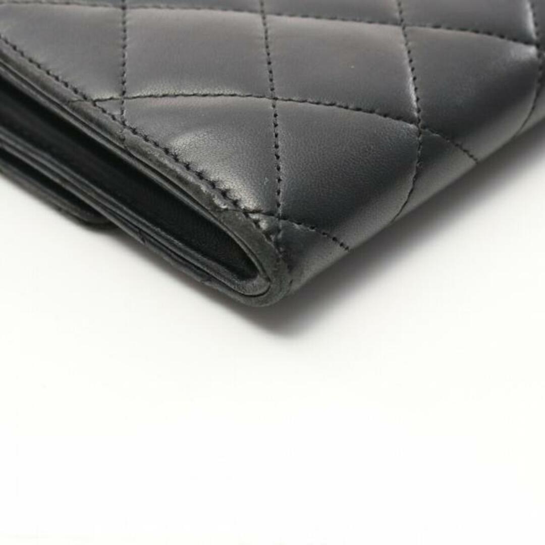 CHANEL(シャネル)のマトラッセ 二つ折り長財布 ラムスキン ブラック ゴールド金具 レディースのファッション小物(財布)の商品写真