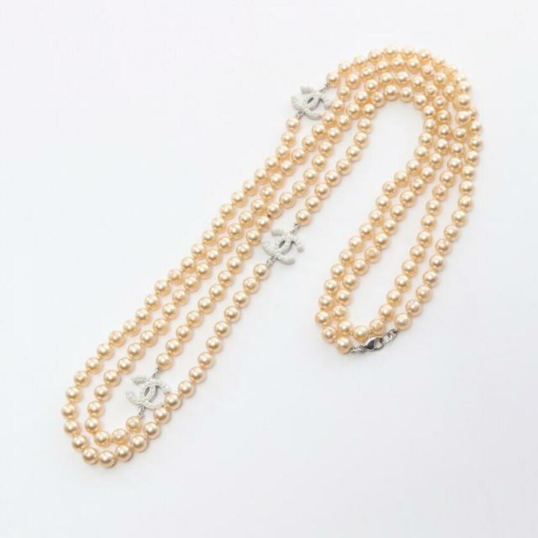 CHANEL - ココマーク ロング ネックレス フェイクパール シャンパン CHANEL - ココマーク ロング ネックレス フェイクパール シャンパン