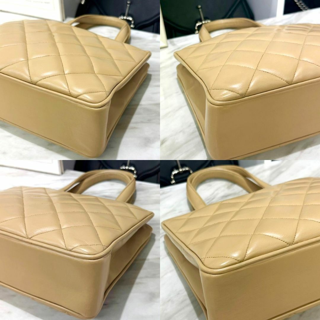 CHANEL(シャネル)のシャネル　マトラッセ　トートバッグ　ベージュ×ゴールド　ラムスキン　3番台 レディースのバッグ(トートバッグ)の商品写真