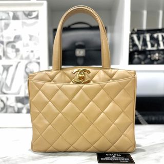 シャネル(CHANEL)のシャネル　マトラッセ　トートバッグ　ベージュ×ゴールド　ラムスキン　3番台(トートバッグ)