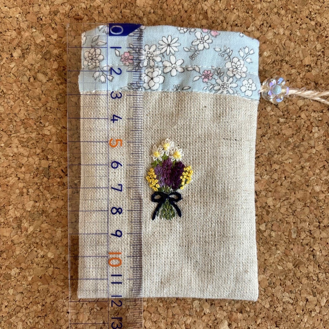 sayuha様　専用　花束刺繍入　ラベンダーポプリサシェ ハンドメイドのファッション小物(その他)の商品写真