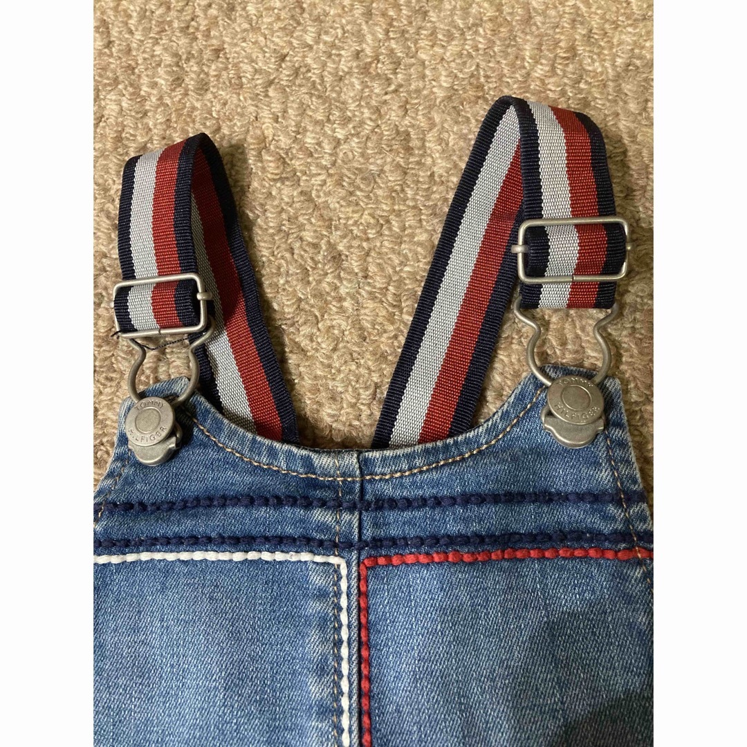 TOMMY HILFIGER(トミーヒルフィガー)のデニムスカートTommy Hilfiger 18m 18ヶ月用 肩紐調節可能 キッズ/ベビー/マタニティのキッズ服女の子用(90cm~)(スカート)の商品写真