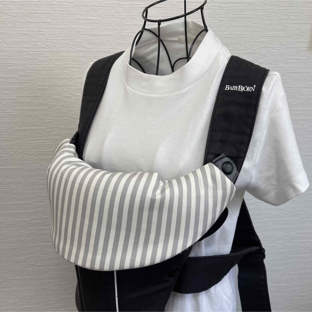 BABYBJORN(ベビービョルン)のベビービョルンオリジナル、MINI用　首周りカバー ハンドメイドのキッズ/ベビー(外出用品)の商品写真